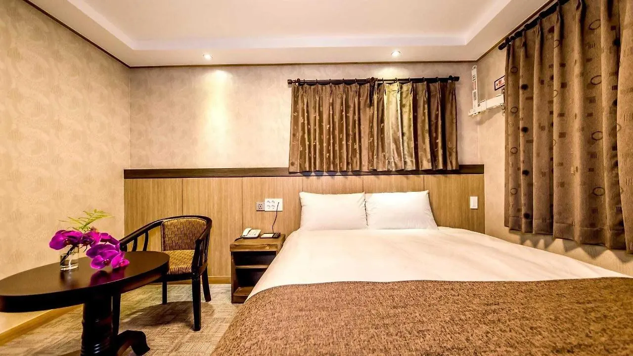 Index Hotel J Dream Jeju 3*,