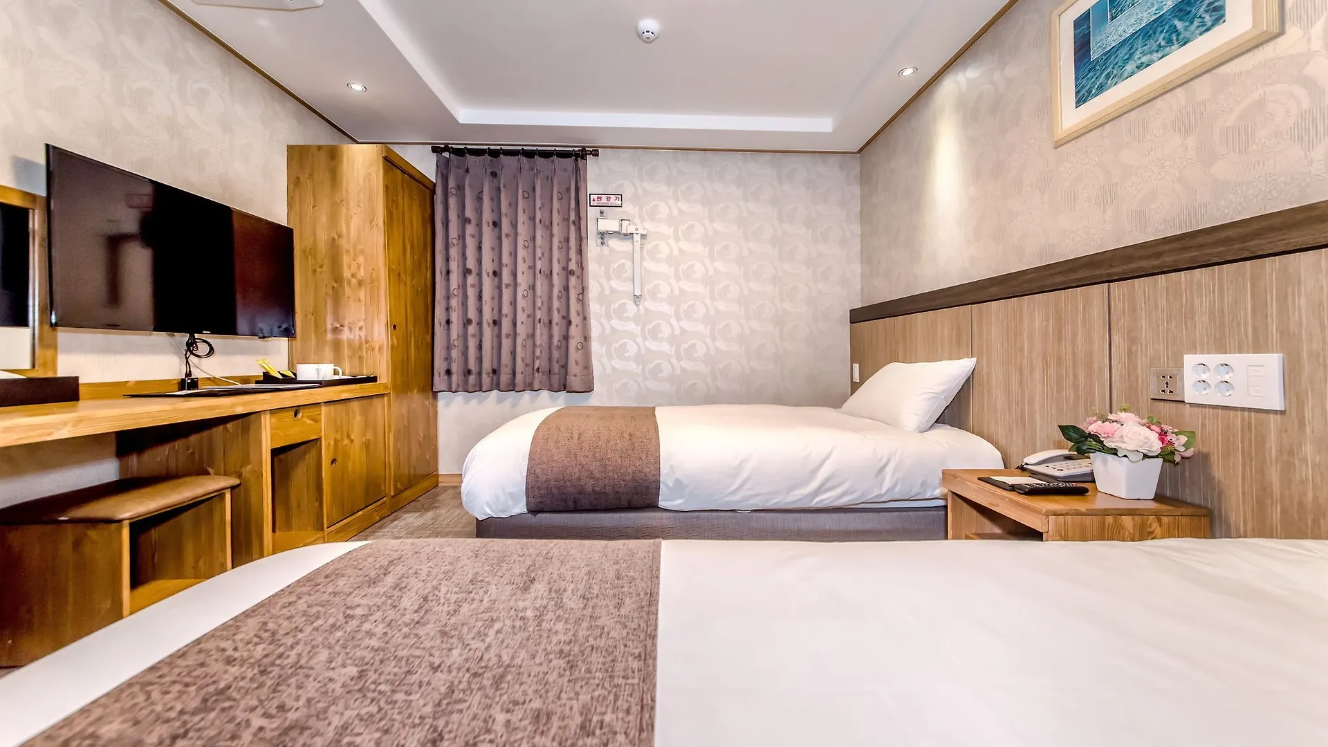 Index Hotel J Dream Jeju 3*,